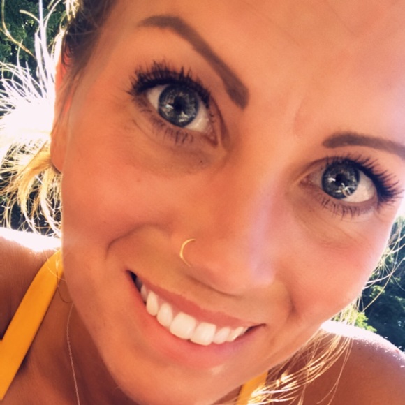 Meet your Posher, Teri - Picture 2 of 7